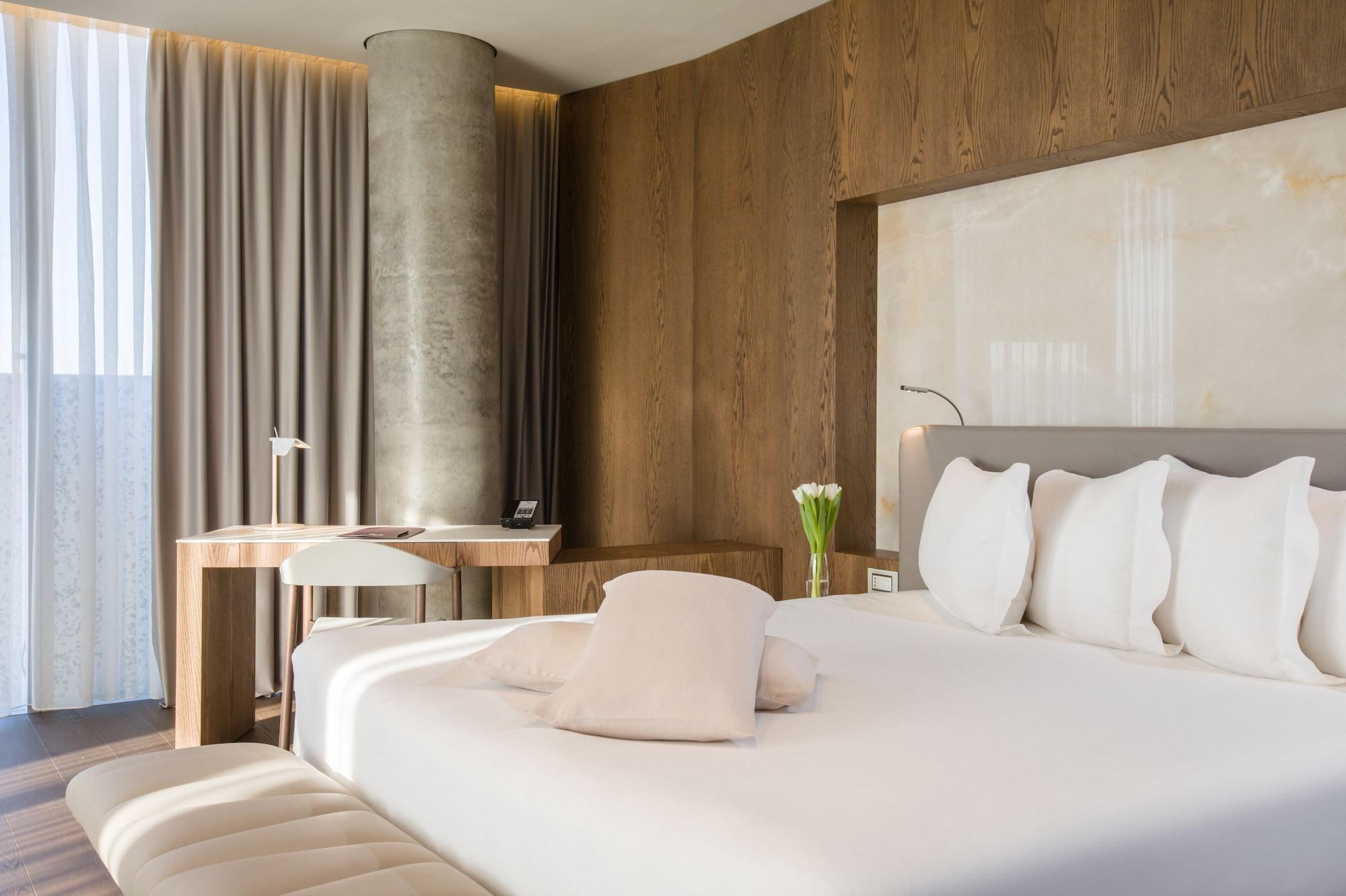 Maritim Hotel Plaza Tirana Exteriér fotografie Deluxe room